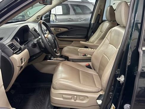 Used 2017 Honda Pilot Touring image 22