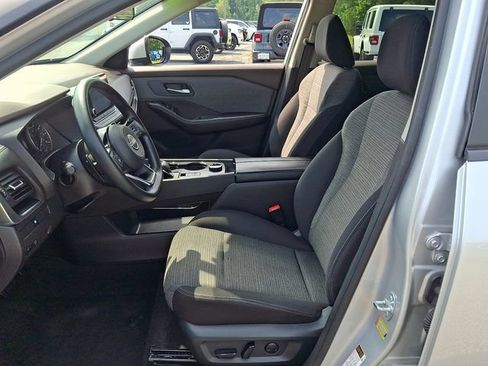 Used 2023 Nissan Rogue SV AWD/4WD image 13