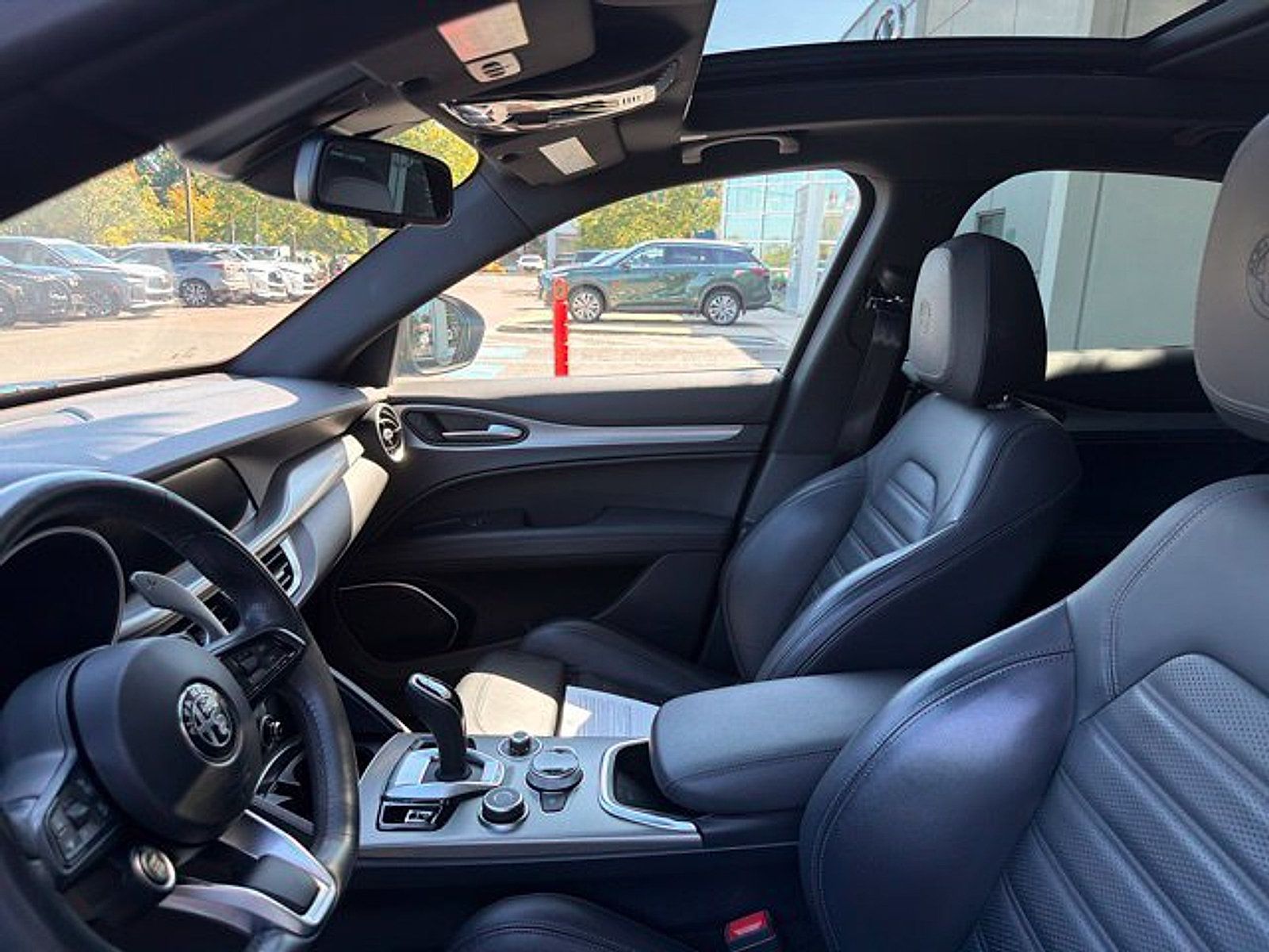Used 2023 Alfa Romeo Stelvio Veloce AWD/4WD image 15