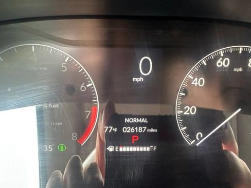 Used 2024 Honda HR-V LX image 13