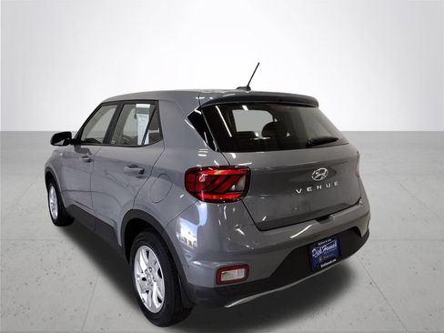 Certified 2023 Hyundai Venue SE FWD image 12