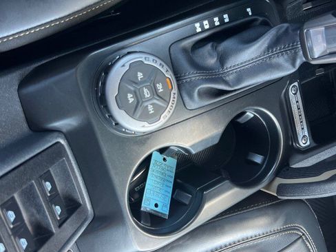 Used 2025 Ford Bronco Badlands AWD/4WD image 14