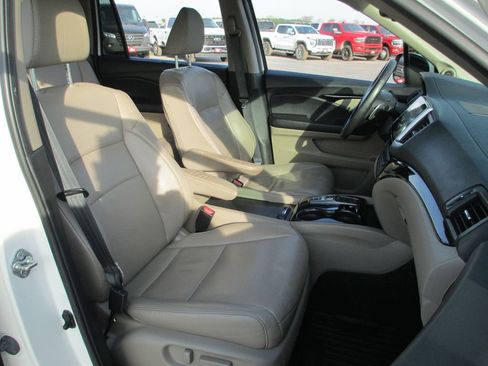 Used 2017 Honda Pilot Elite image 22