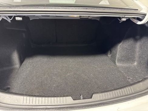 Used 2024 Chevrolet Malibu LT image 18