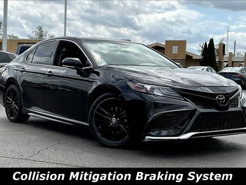Used 2024 Toyota Camry XSE FWD image 2
