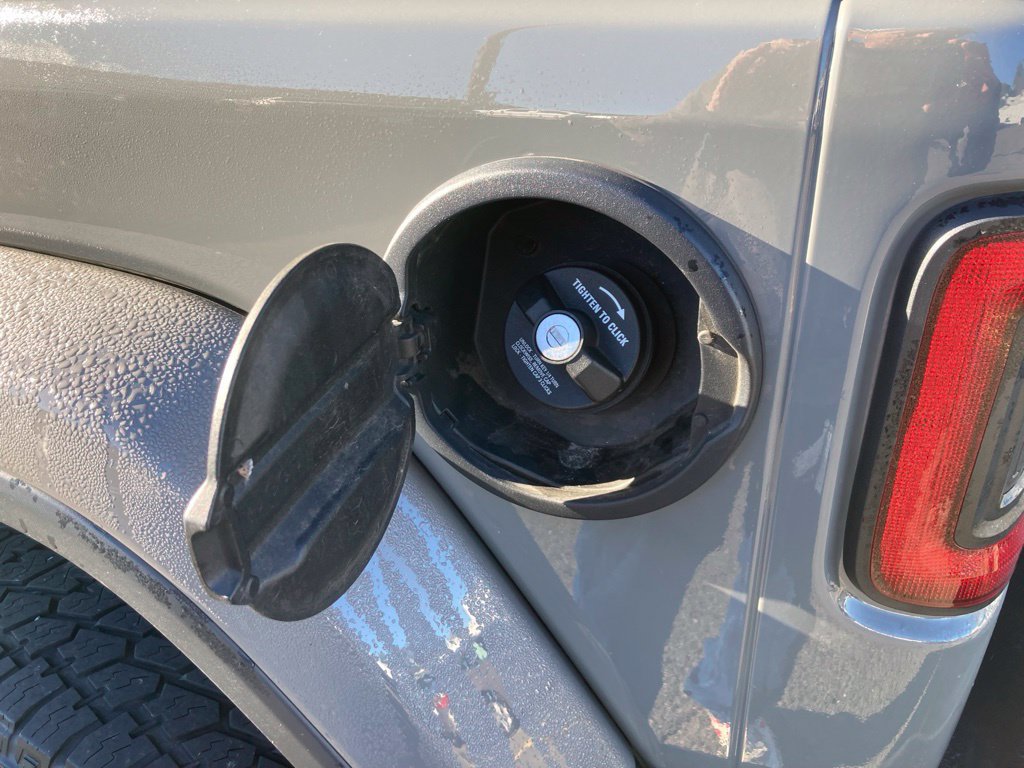 Used 2018 Jeep Wrangler Unlimited Sahara AWD/4WD image 39