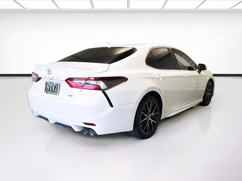 Used 2023 Toyota Camry SE FWD image 4