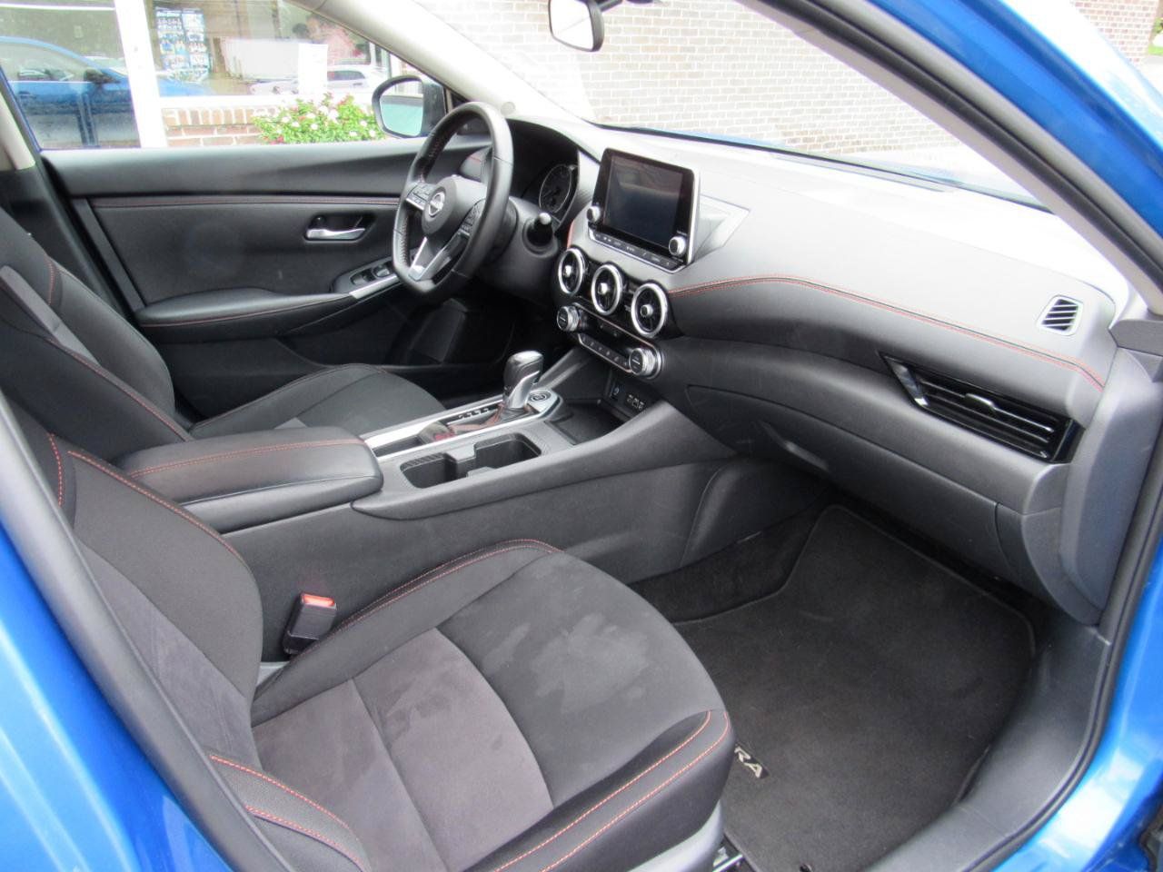 Used 2025 Nissan Sentra SR FWD image 29