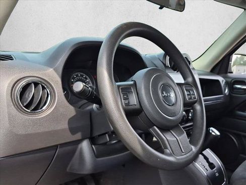 Used 2014 Jeep Patriot Sport w/ Power Value Group FWD image 9