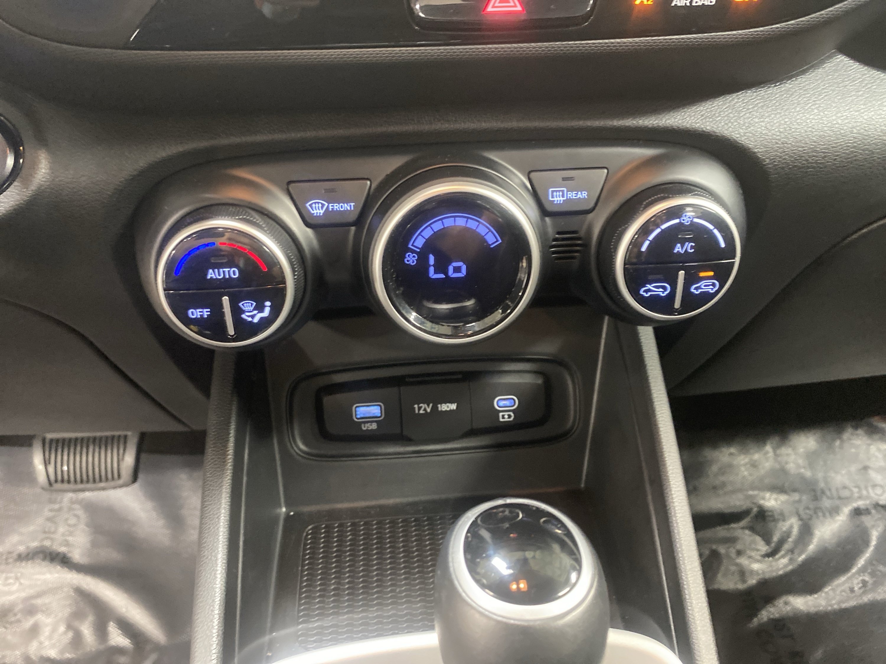 Used 2025 Hyundai Venue SEL FWD image 22