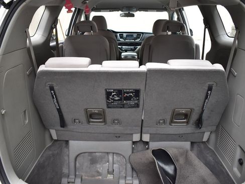 Used 2018 Kia Sedona L FWD image 36
