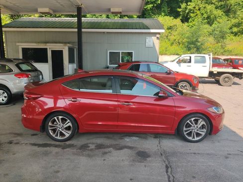 Used 2017 Hyundai Elantra Limited w/ Limited Ultimate Package 09 FWD image 7