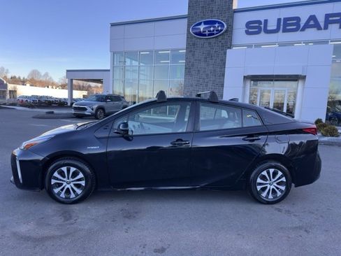 Used 2019 Toyota Prius XLE image 8