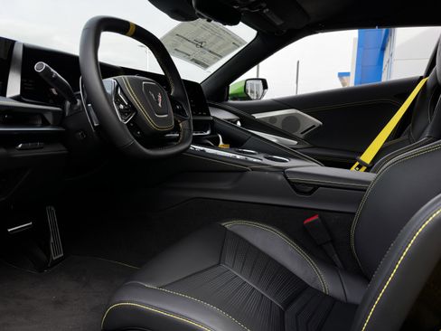New 2026 Chevrolet Corvette Stingray Premium Conv w/ Z51 Performance Package RWD image 16