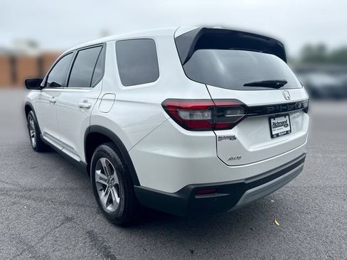 Used 2025 Honda Pilot EX-L image 6