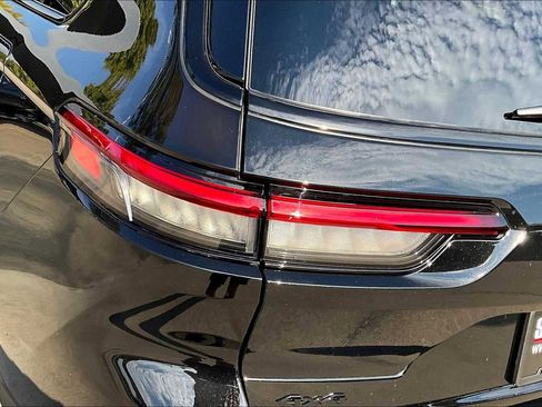 New 2025 Jeep Grand Cherokee L Limited w/ Black Appearance Package image 14