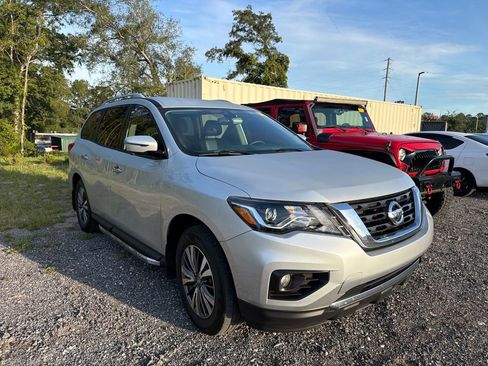 Used 2020 Nissan Pathfinder SL AWD/4WD image 3