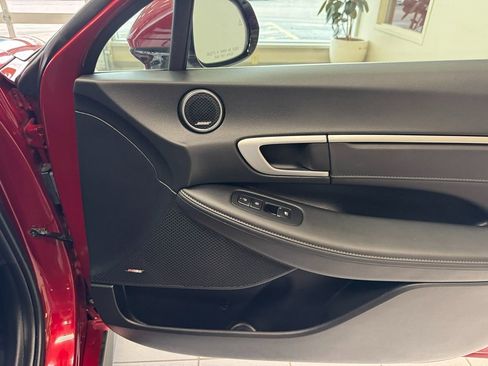 Used 2025 Hyundai Sonata Limited image 19