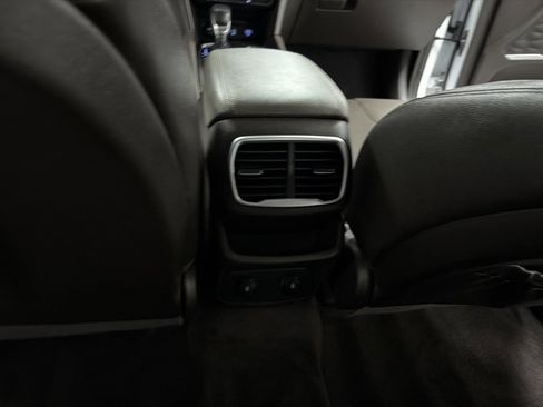 Used 2019 Hyundai Santa Fe Limited image 28