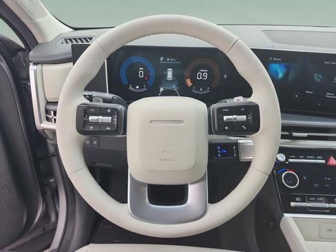 Certified 2025 Hyundai Santa Fe SEL image 9