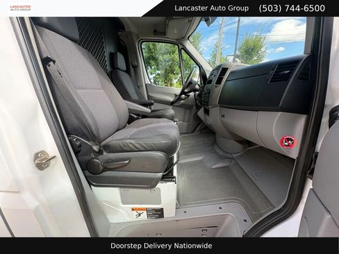 Used 2007 Dodge Sprinter 2500 RWD image 27