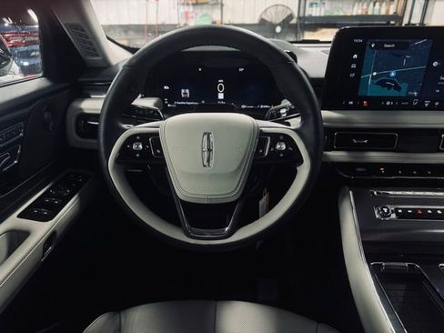 New 2026 Lincoln Aviator AWD image 28