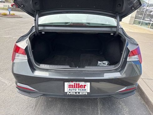 Used 2023 Hyundai Elantra SEL w/ Cargo Package FWD image 16