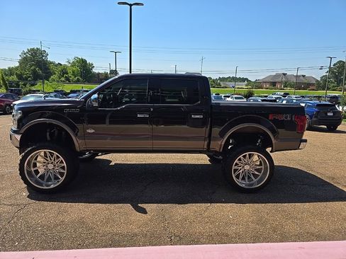 Used 2018 Ford F150 King Ranch w/ Equipment Group 601A Luxury AWD/4WD image 8