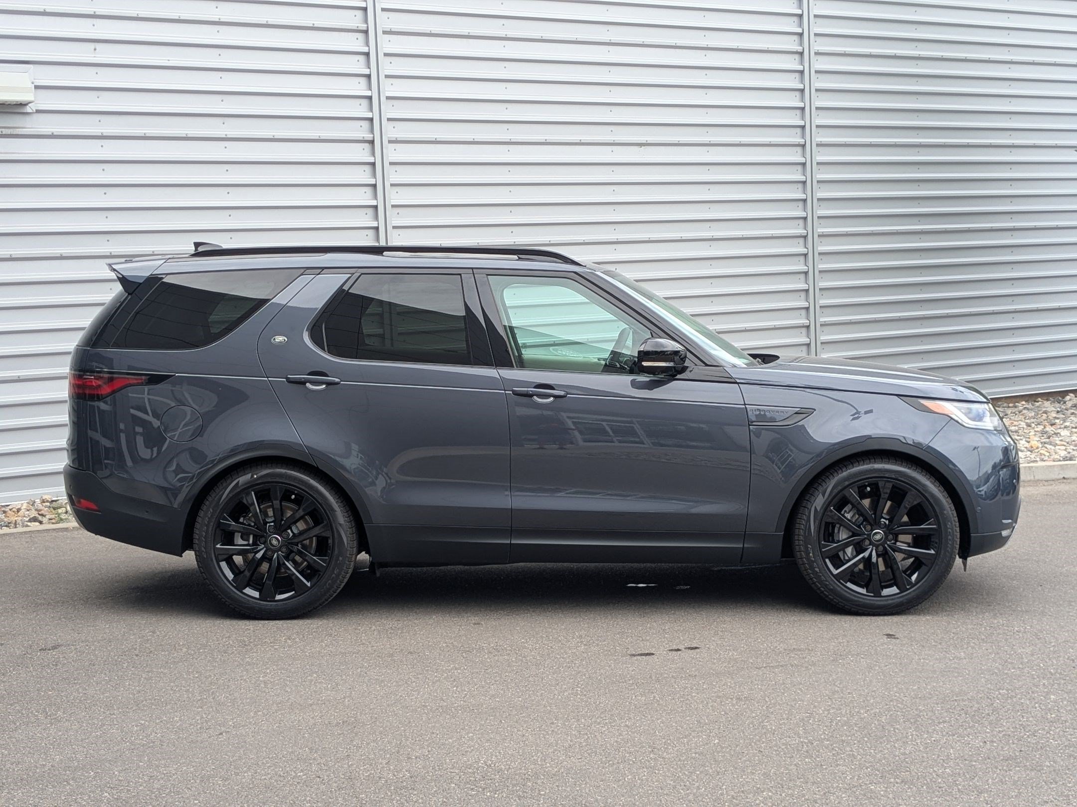 New 2026 Land Rover Discovery S AWD/4WD image 4