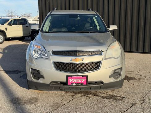 Used 2015 Chevrolet Equinox LT image 2