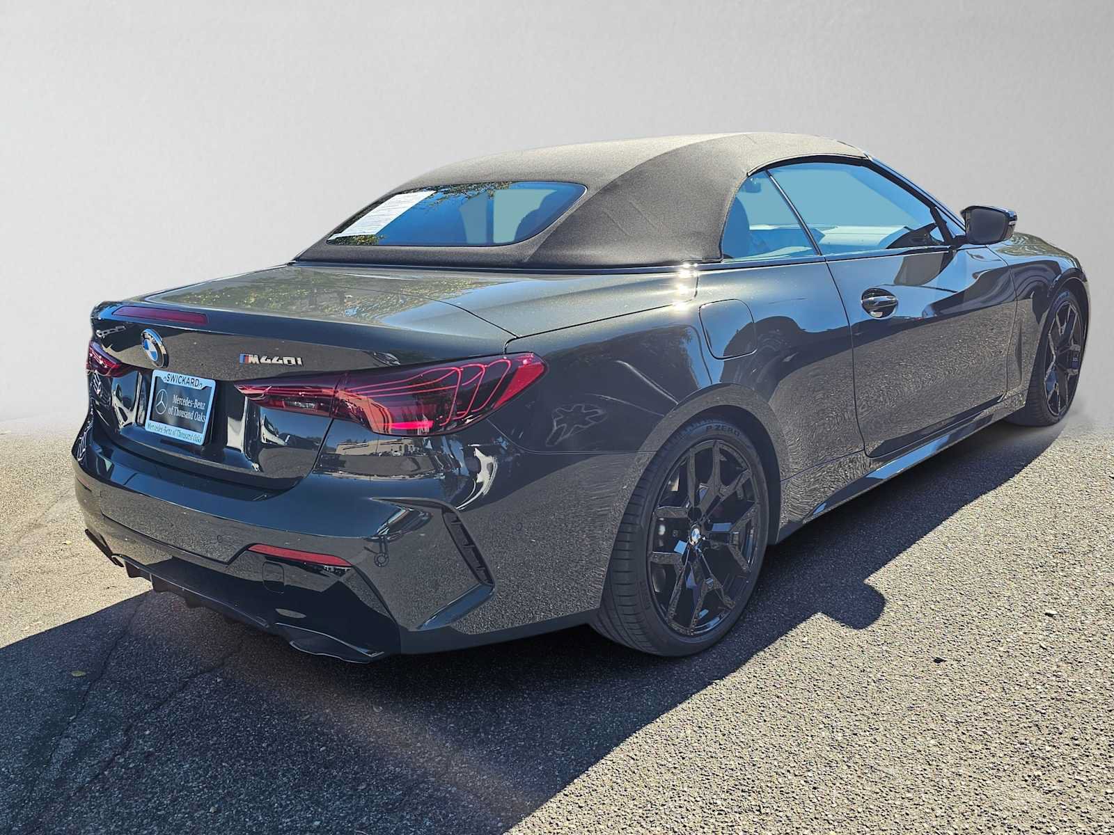 Used 2026 BMW M440i Convertible w/ Premium Package RWD image 3