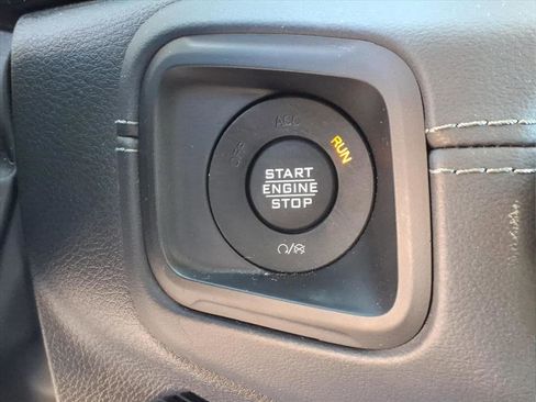 Used 2025 Jeep Wrangler Sahara AWD/4WD image 24