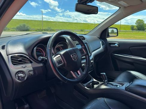 Used 2018 Dodge Journey Crossroad w/ Nav & Sun Group FWD image 19