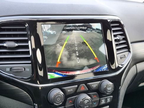 Used 2022 Jeep Grand Cherokee Laredo X image 21