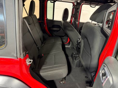 Used 2018 Jeep Wrangler Unlimited Sport S image 15
