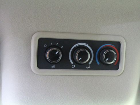 Used 2020 GMC Savana 3500 LT w/ LT Preferred Equipment Group image 14