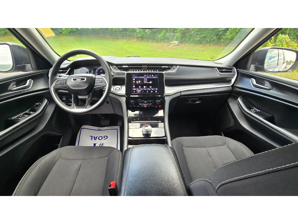 Used 2023 Jeep Grand Cherokee L Laredo AWD/4WD image 17