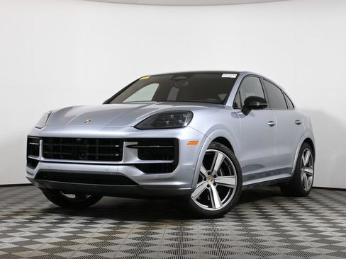 Used 2026 Porsche Cayenne GTS AWD/4WD image 1