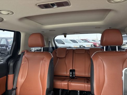 Used 2024 Kia Carnival SX Prestige image 19