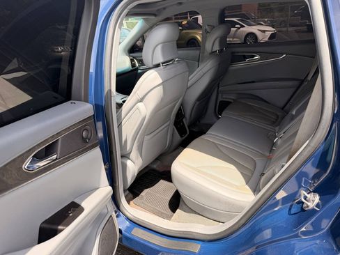 Used 2019 Lincoln Nautilus Reserve AWD/4WD image 13