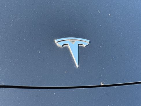 Used 2022 Tesla Model Y Long Range AWD/4WD image 46