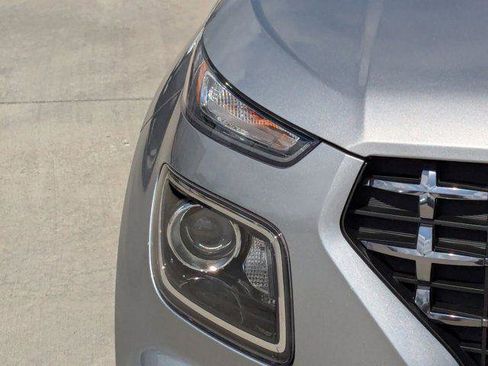 New 2025 Hyundai Venue SEL FWD image 7