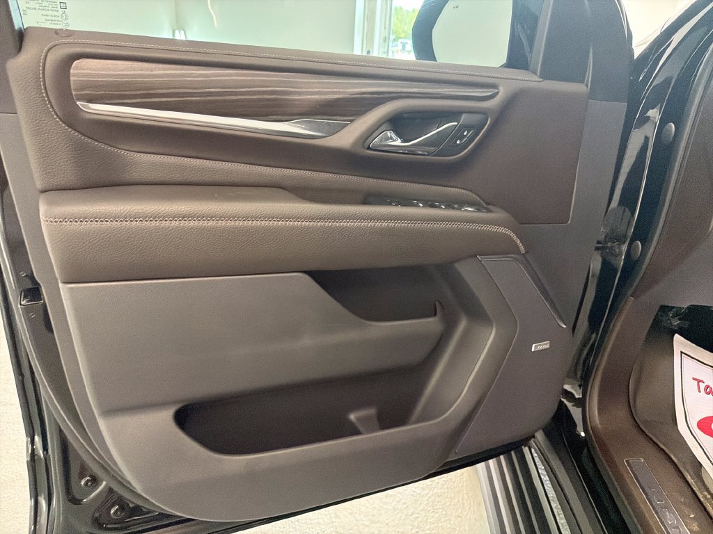 Used 2021 GMC Yukon Denali w/ Denali Premium Package RWD image 14