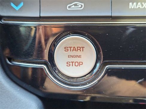 Used 2019 Jaguar F-PACE S image 17