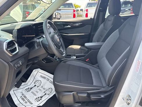 Certified 2025 Chevrolet TrailBlazer LT AWD/4WD image 9
