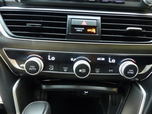 Used 2020 Honda Accord LX image 32