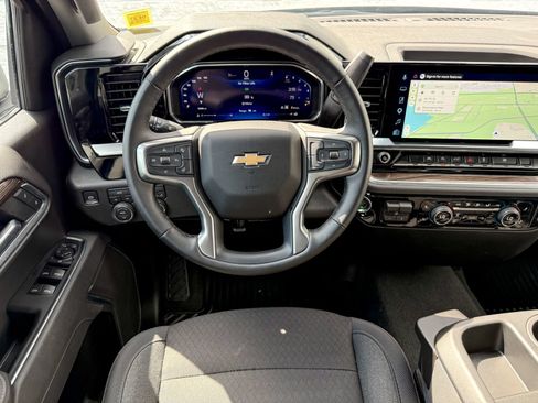 Used 2026 Chevrolet Silverado 1500 LT AWD/4WD image 31