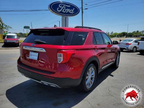 Certified 2023 Ford Explorer XLT w/ Equipment Group 202A RWD image 6