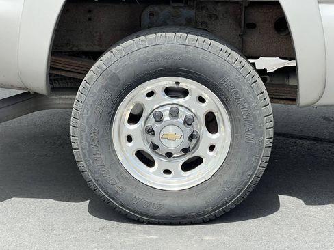 Used 2005 Chevrolet Silverado 2500 LT w/ Heavy-Duty Power Package AWD/4WD image 15