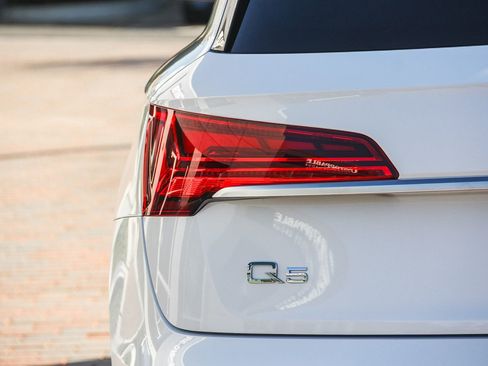 Certified 2023 Audi Q5 2.0T Premium w/ Convenience Package image 7